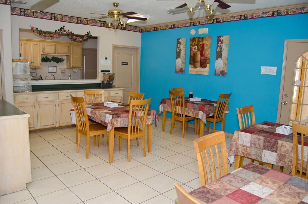 Texas Inn And Suites City Center At University Dr. Edinburg Εξωτερικό φωτογραφία