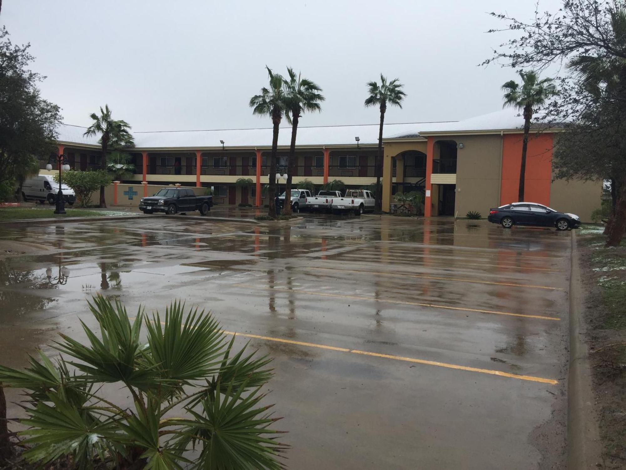 Texas Inn And Suites City Center At University Dr. Edinburg Εξωτερικό φωτογραφία