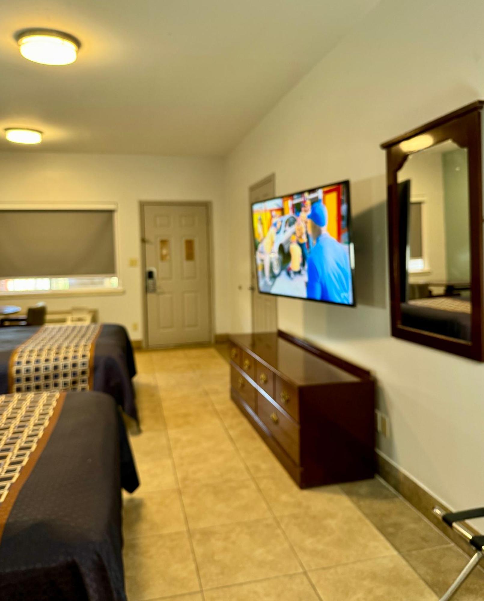Texas Inn And Suites City Center At University Dr. Edinburg Εξωτερικό φωτογραφία