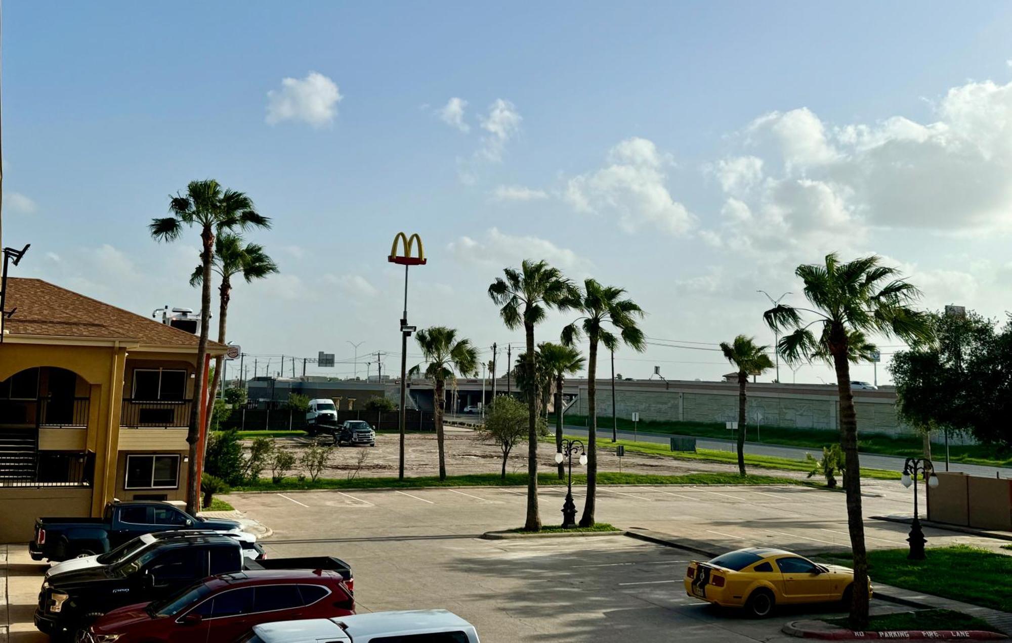 Texas Inn And Suites City Center At University Dr. Edinburg Εξωτερικό φωτογραφία