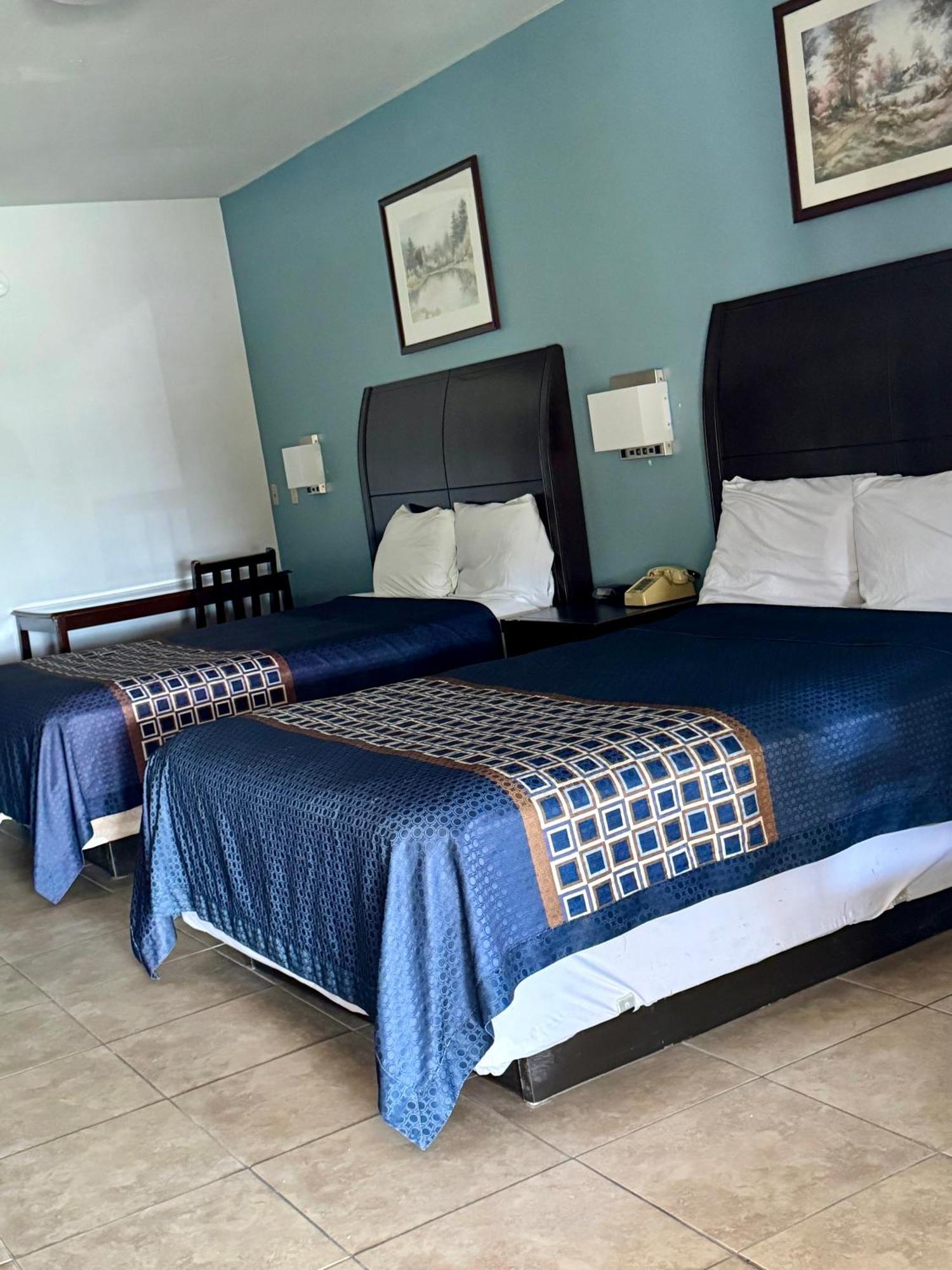 Texas Inn And Suites City Center At University Dr. Edinburg Εξωτερικό φωτογραφία
