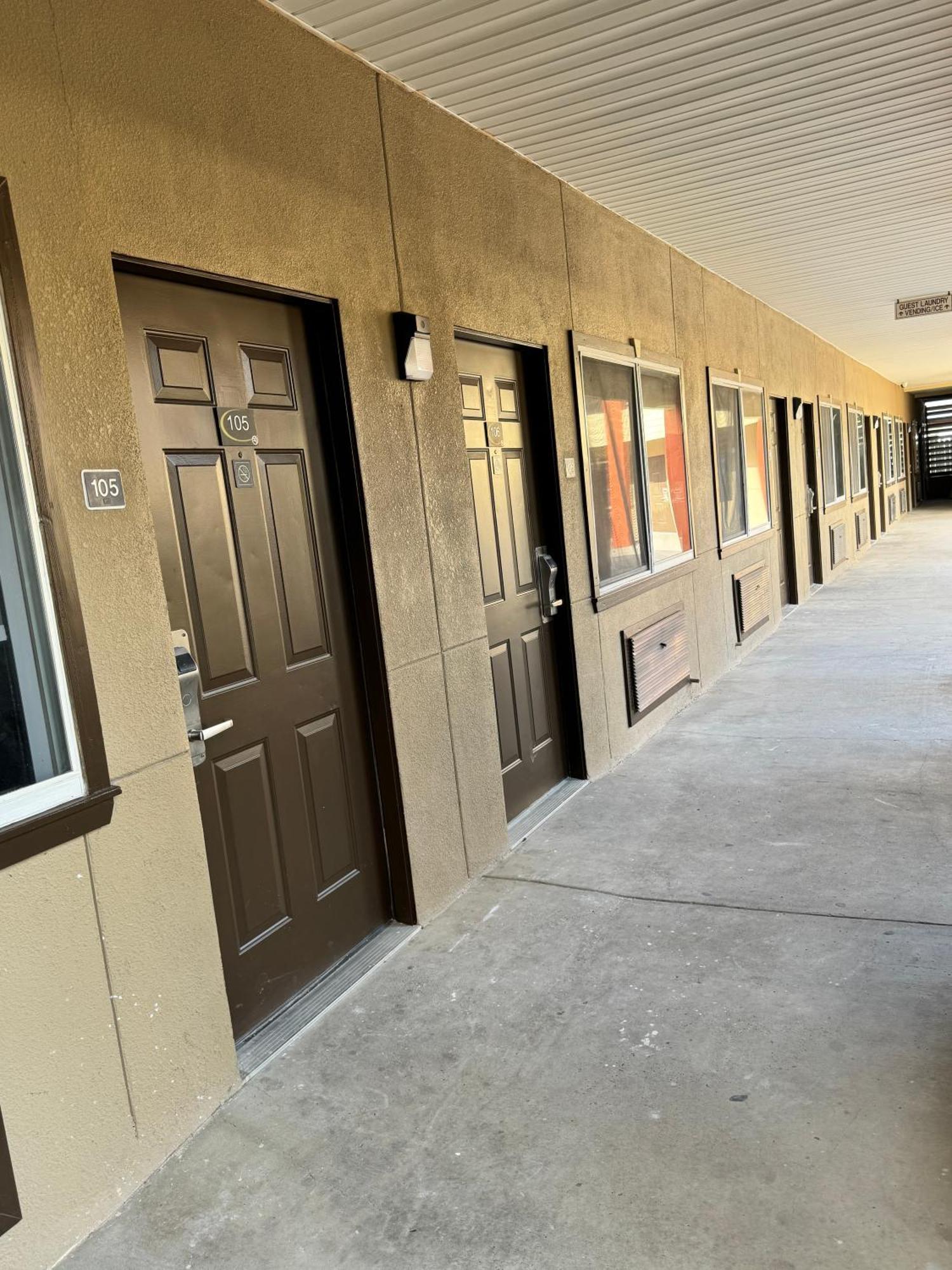 Texas Inn And Suites City Center At University Dr. Edinburg Εξωτερικό φωτογραφία