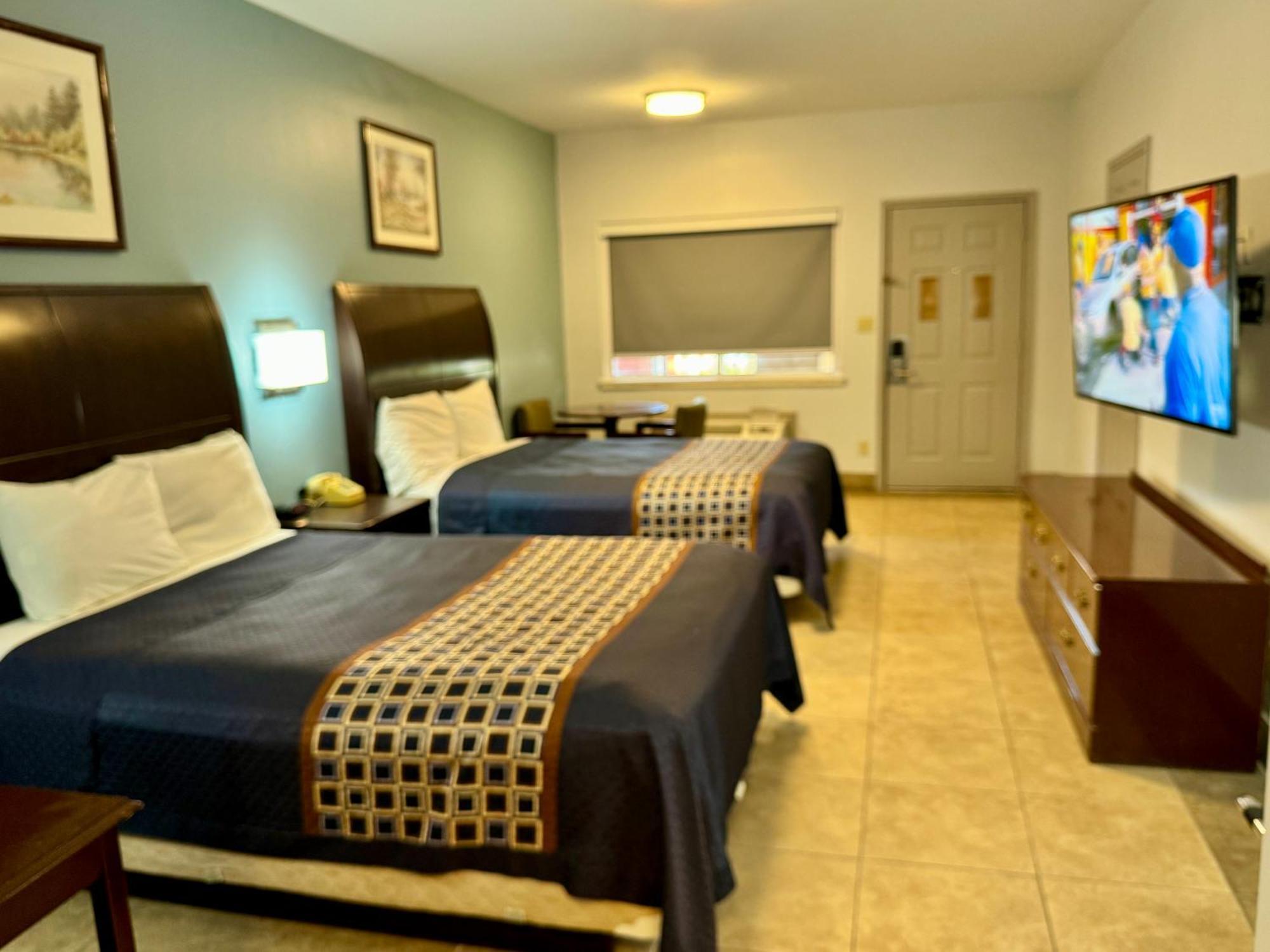 Texas Inn And Suites City Center At University Dr. Edinburg Εξωτερικό φωτογραφία
