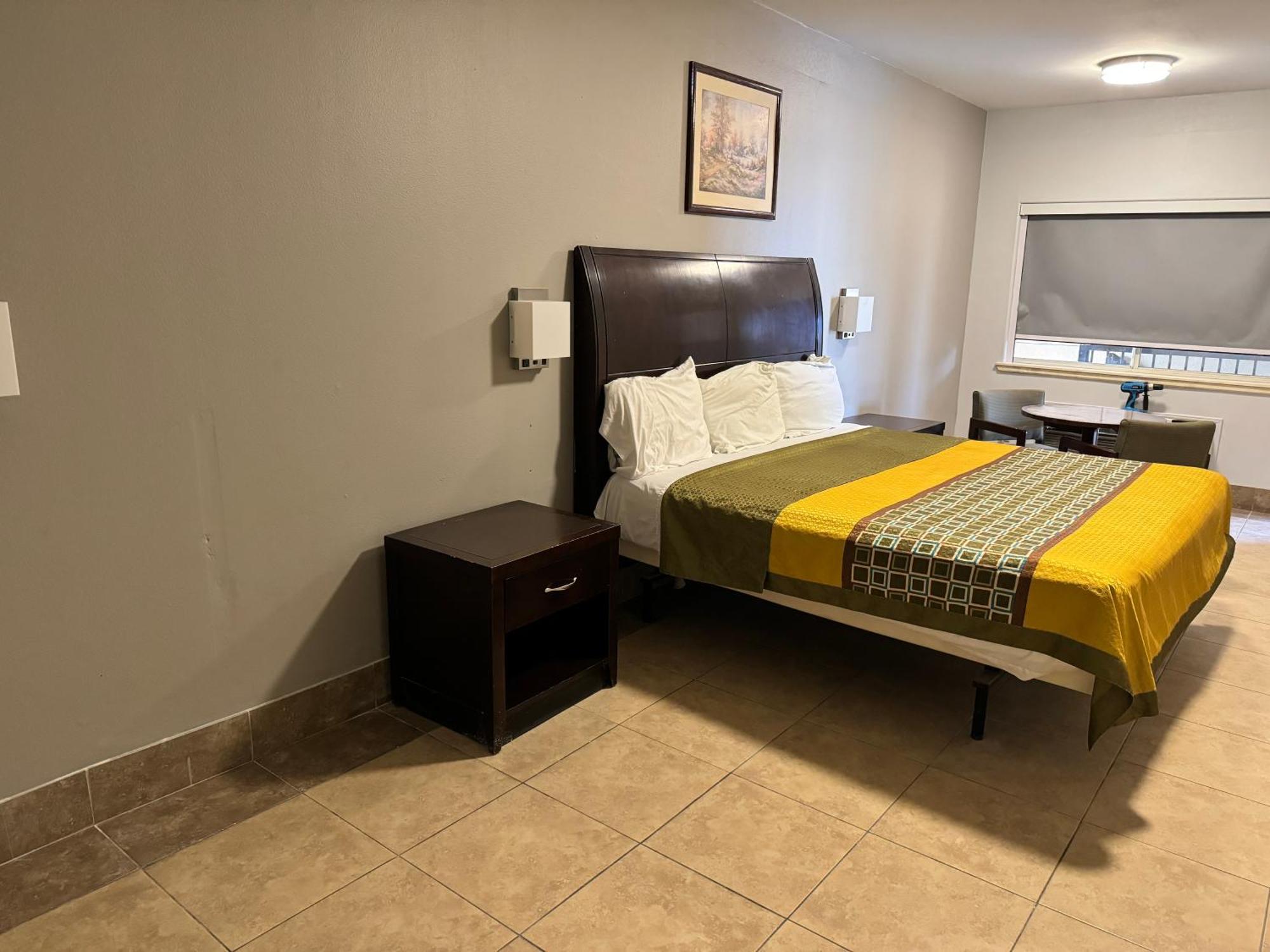 Texas Inn And Suites City Center At University Dr. Edinburg Εξωτερικό φωτογραφία