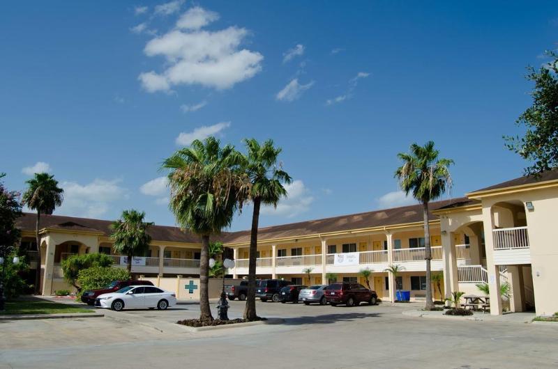 Texas Inn And Suites City Center At University Dr. Edinburg Εξωτερικό φωτογραφία